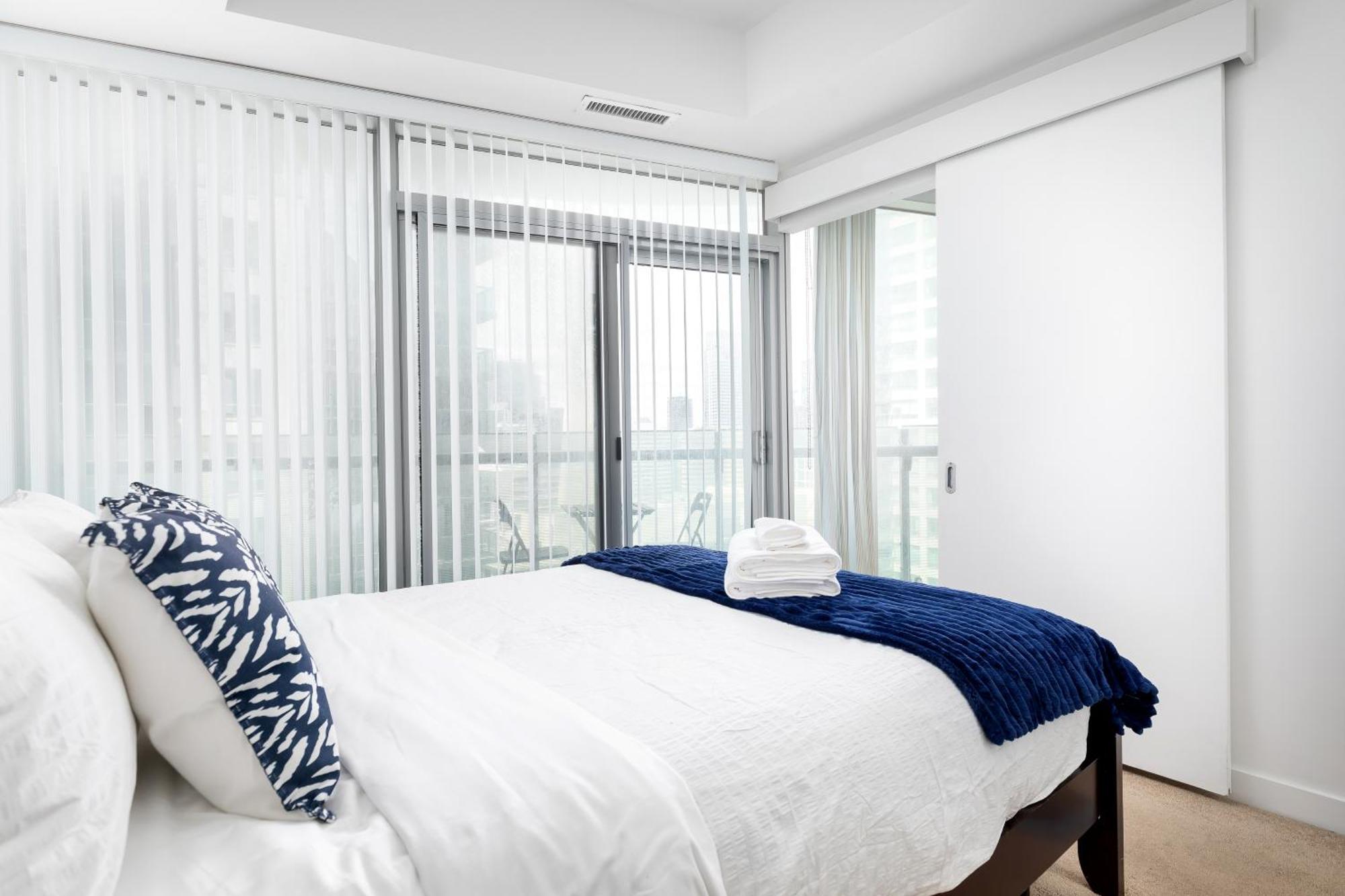 Downtown Toronto Condo Near Cn Tower, Scotiabank Arena, Rogers Centre, Union Station Exterior photo